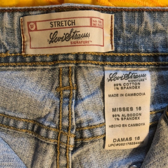 Levi Strauss Jean Shorts - Picture 3 of 10